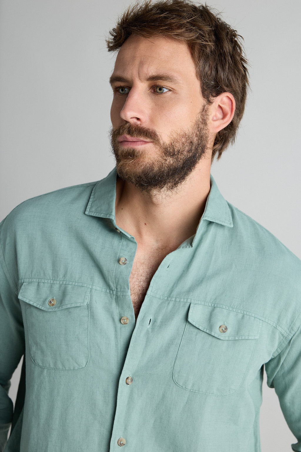 Camisa Lino Algodón 2 Bolsillos con Costura Verde Medio