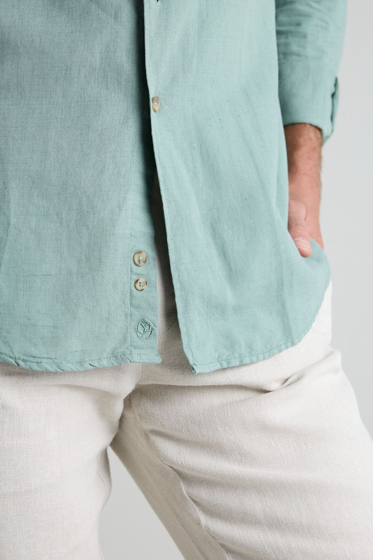 Camisa Lino Algodón 2 Bolsillos con Costura Verde Medio