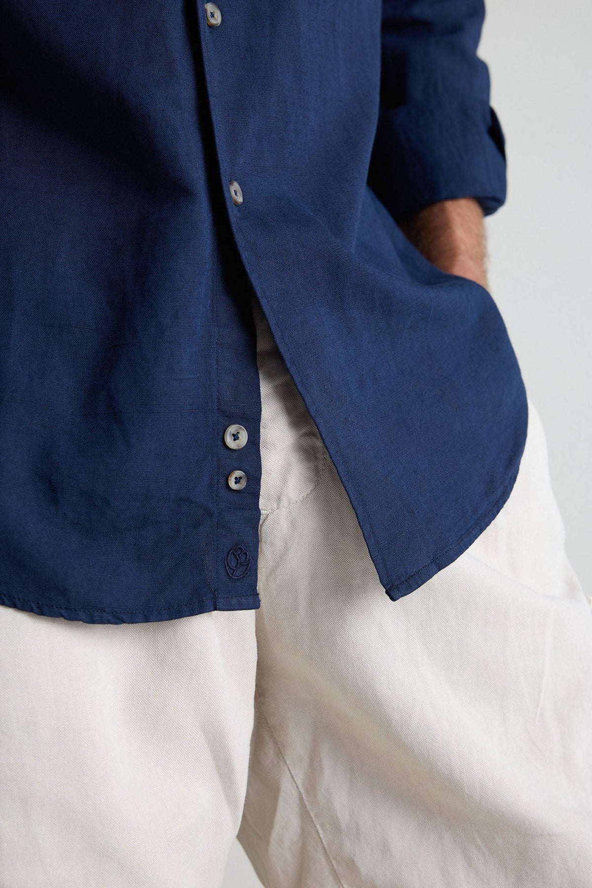 Camisa Lino Algodón 2 Bolsillos con Costura Marino