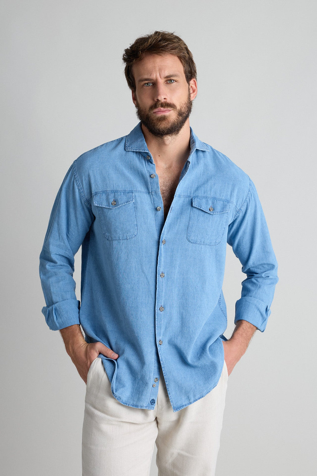 Camisa Vaquera Azul Denim Desgastado Lino y Botones de Cuerno