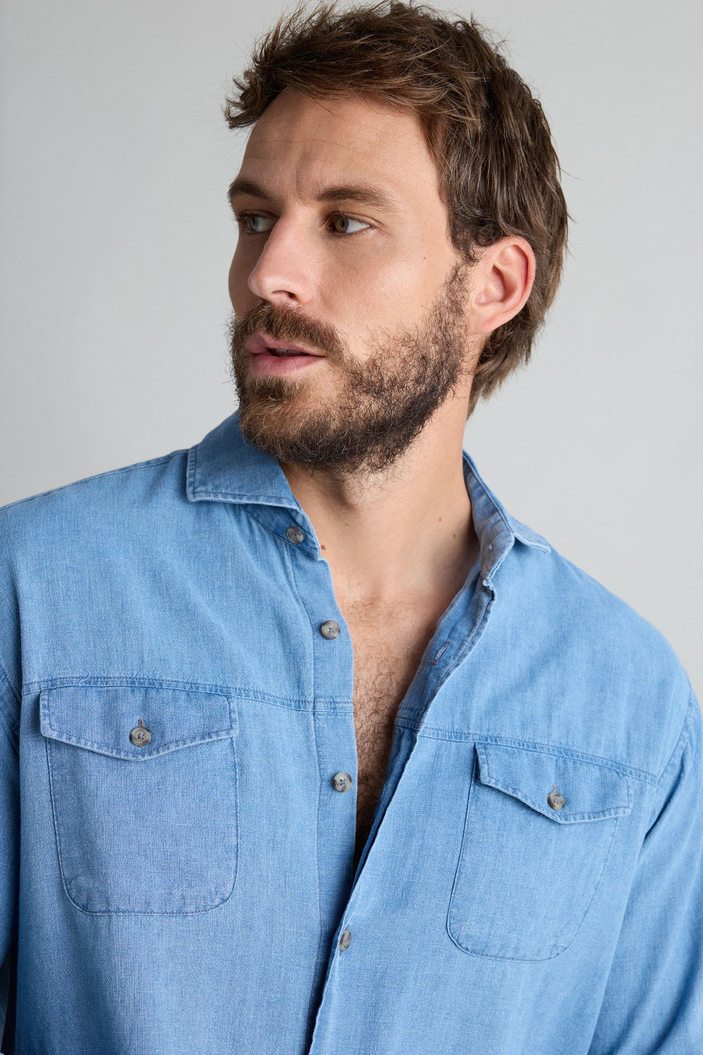 Camisa Vaquera Azul Denim Desgastado Lino y Botones de Cuerno