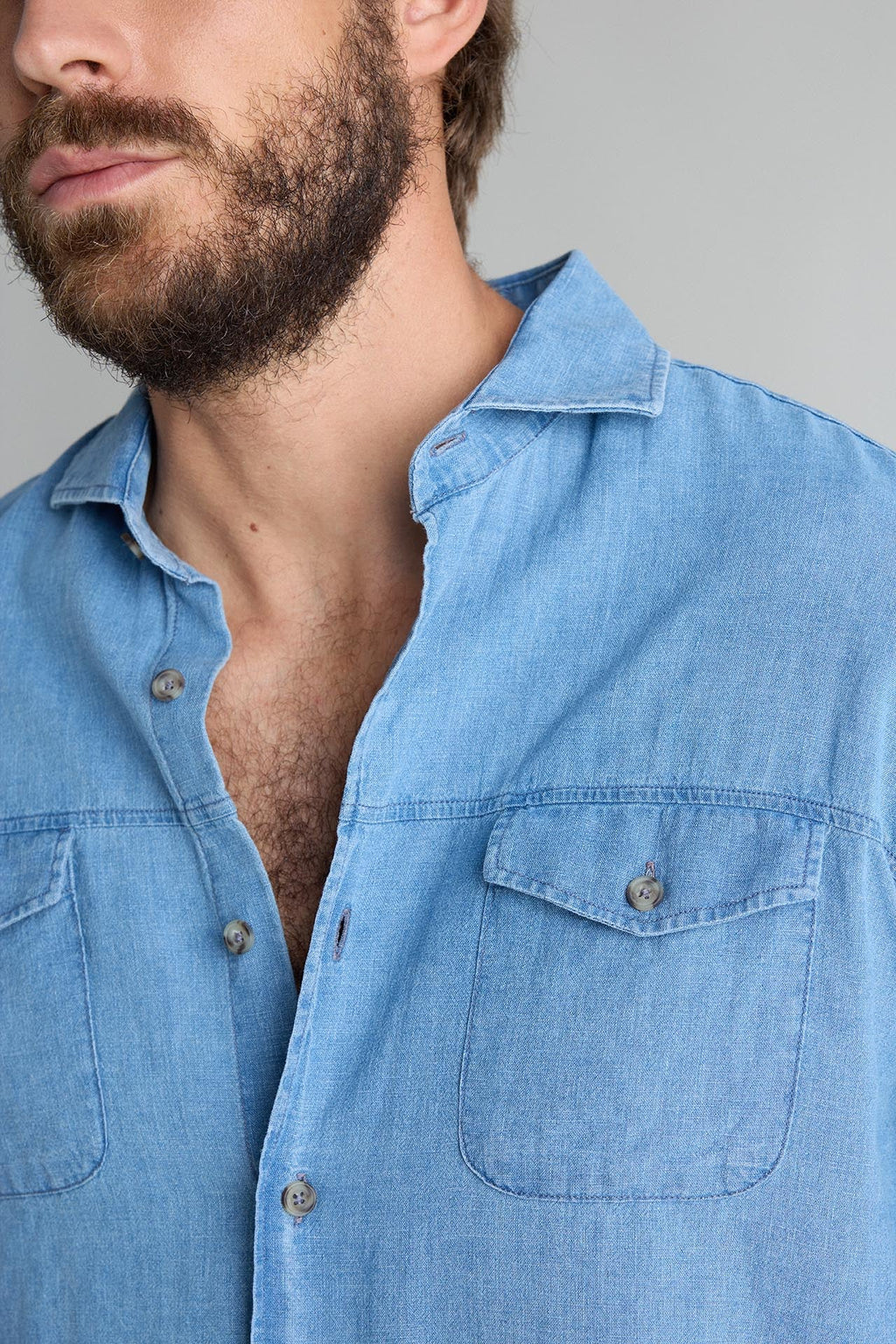 Camisa Vaquera Azul Denim Desgastado Lino y Botones de Cuerno