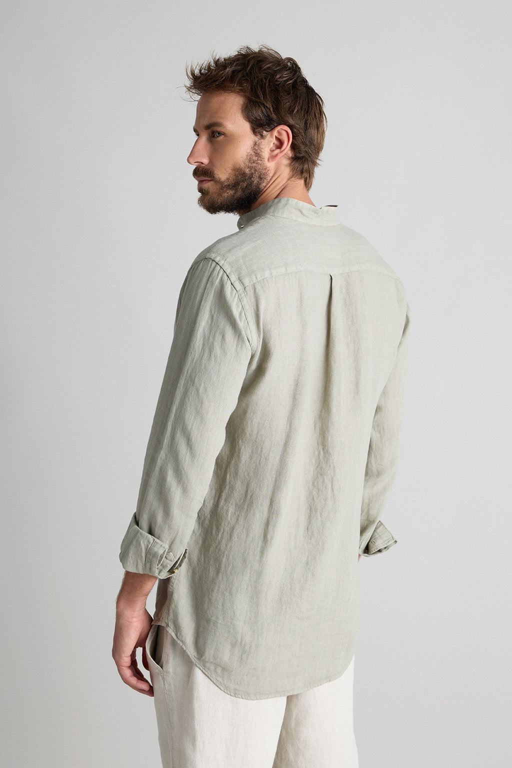 Camisa Lino Cuello Mao Verde Seco Botones Cuerno