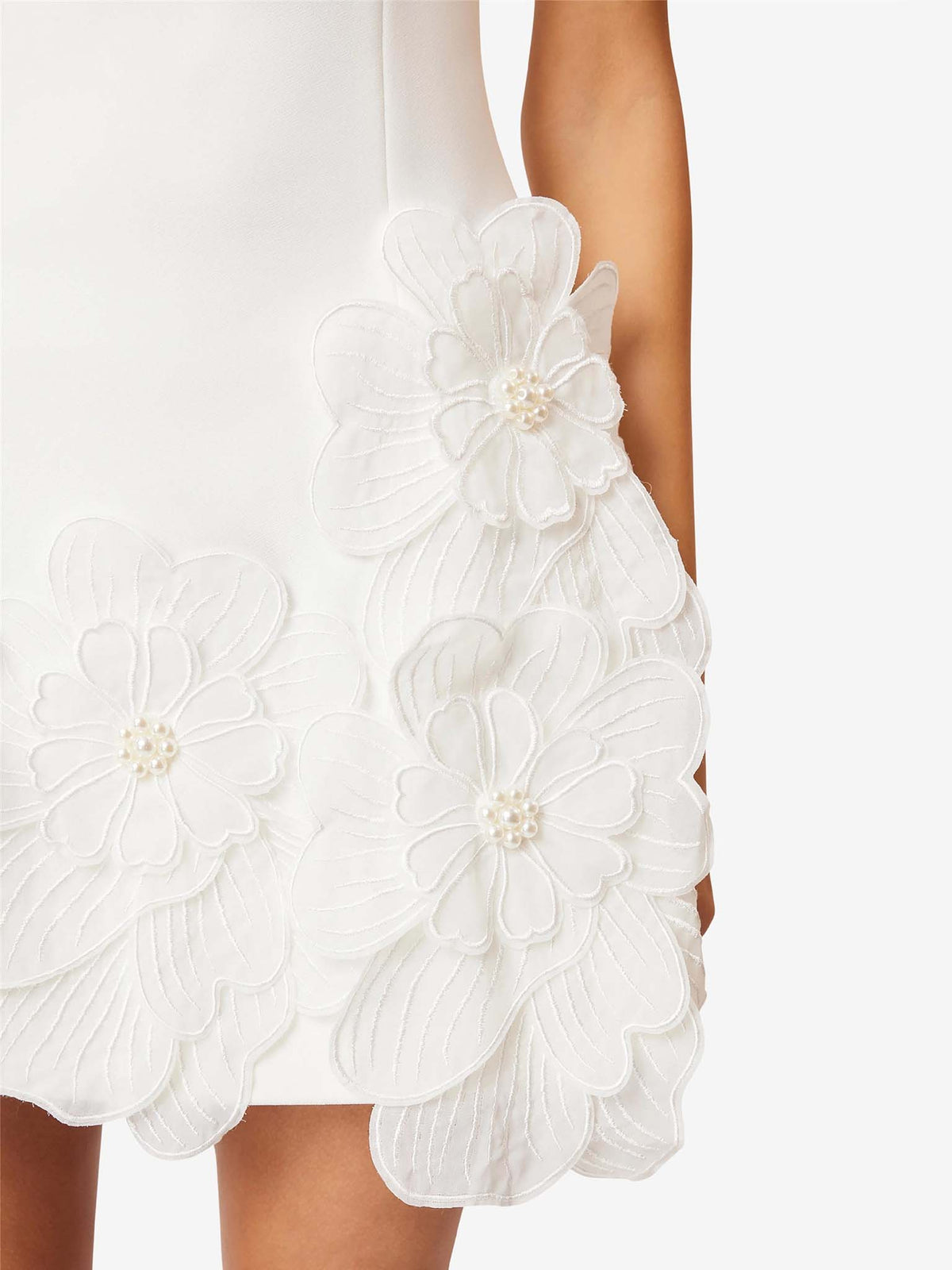 Vestido mini elegante sin mangas con recorte